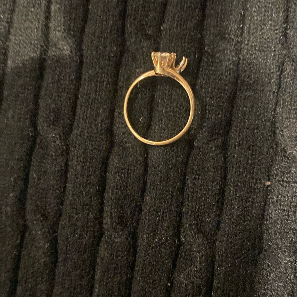 14k gold women’s ring